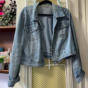 Jean jacket with jewels on the buttons